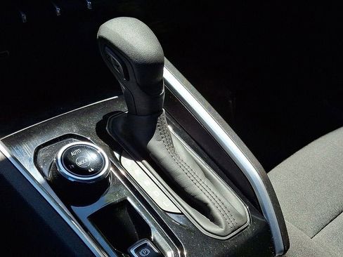 Certified 2024 Chevrolet Colorado Trail Boss w/ Advanced Trailering Package AWD/4WD image 15