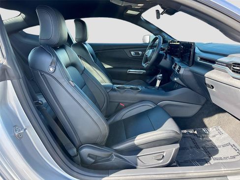 Used 2026 Ford Mustang Premium RWD image 30