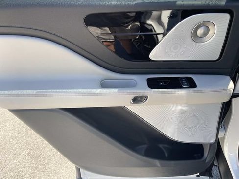New 2026 Lincoln Aviator Reserve AWD/4WD image 19