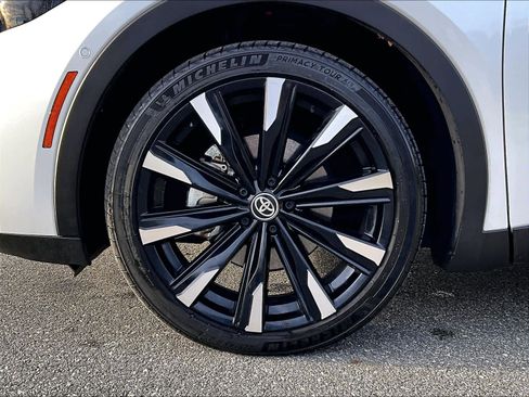 Used 2025 Toyota Crown Platinum image 7