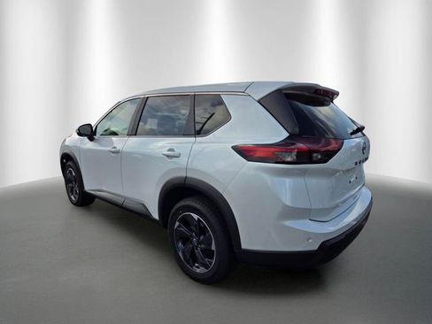 Used 2025 Nissan Rogue SV FWD image 6