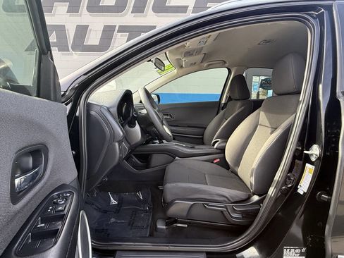 Used 2019 Honda HR-V LX image 8