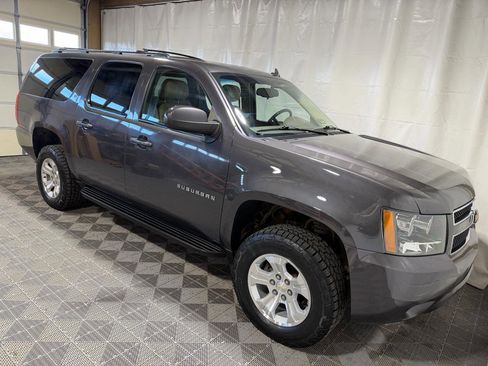 Used 2010 Chevrolet Suburban LT AWD/4WD image 10
