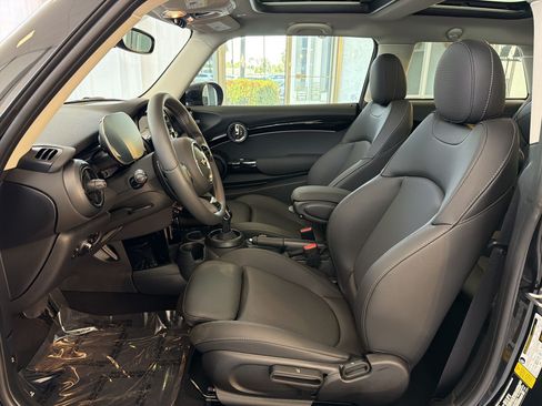 Used 2024 MINI Cooper S FWD image 5
