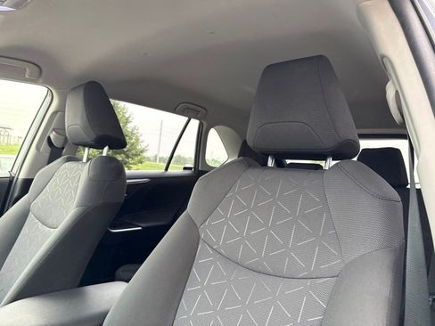 Used 2020 Toyota RAV4 XLE w/ All Weather Liner Package AWD/4WD image 9