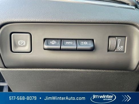 Used 2022 Buick Enclave Avenir w/ Avenir Technology Package AWD/4WD image 28