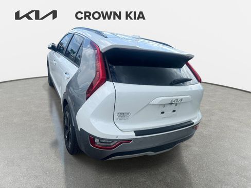 Certified 2023 Kia Niro Wave w/ Wave Preserve Package FWD image 7