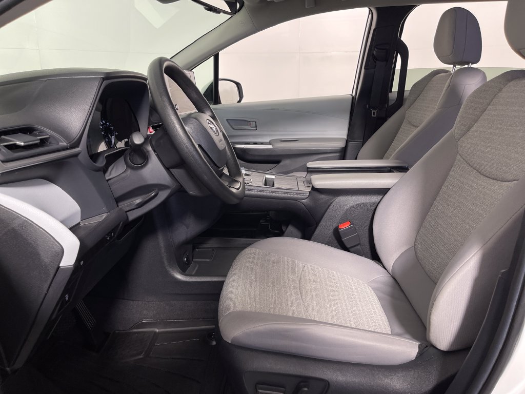 Certified 2026 Toyota Sienna LE FWD image 12