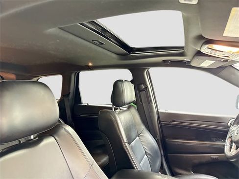 Used 2018 Jeep Grand Cherokee Limited w/ Trailer Tow Group IV image 32