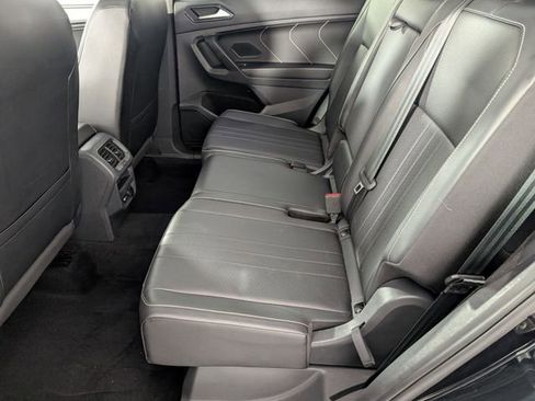 Used 2022 Volkswagen Tiguan SE FWD image 28