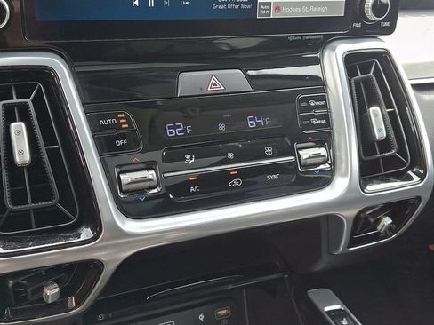 Used 2023 Kia Sorento SX AWD/4WD image 19