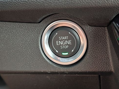 Used 2025 Chevrolet Traverse LT w/ Driver Confidence Package AWD/4WD image 29