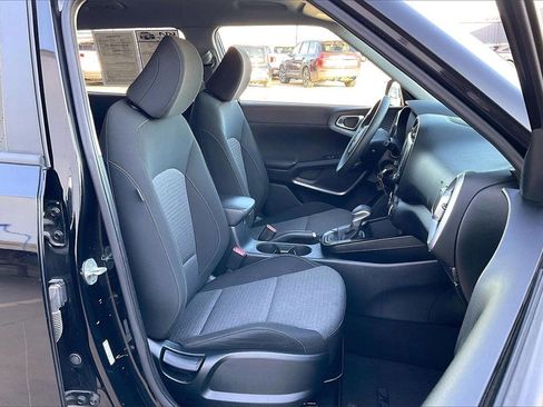 Certified 2021 Kia Soul S image 7