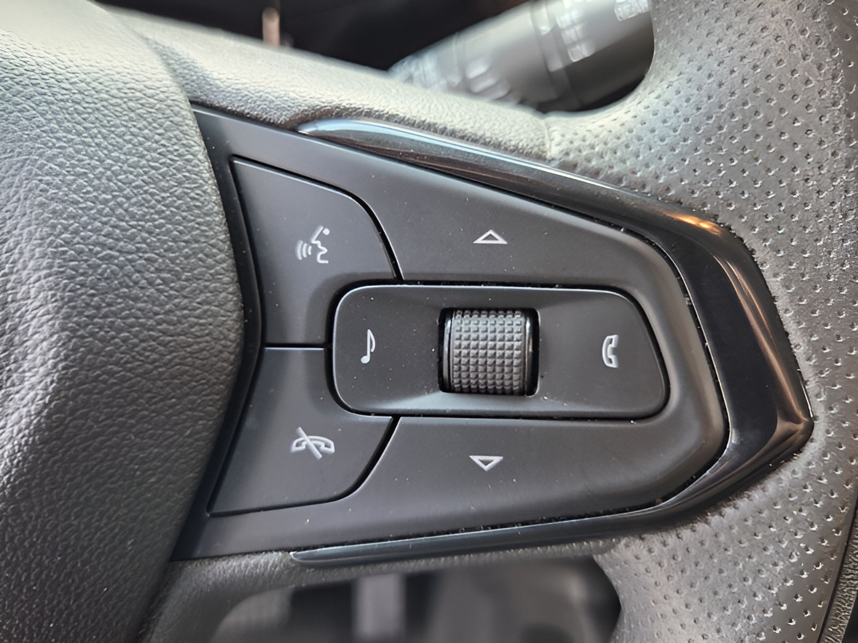 Used 2025 Chevrolet TrailBlazer LT FWD image 25