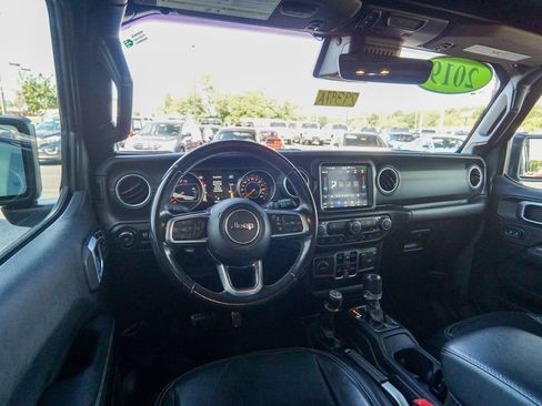 Used 2019 Jeep Wrangler Unlimited Sahara w/ Quick Order Package 24M Moab AWD/4WD image 14