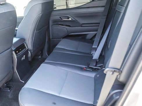 Used 2025 Lexus GX 550 w/ Cold Area Package AWD/4WD image 19