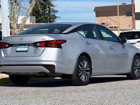 Used 2023 Nissan Altima 2.5 SV image 8