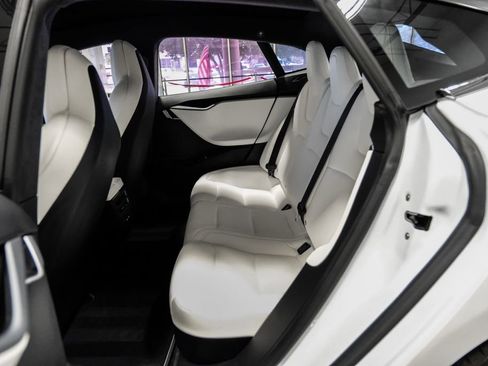 Used 2019 Tesla Model S Performance image 34