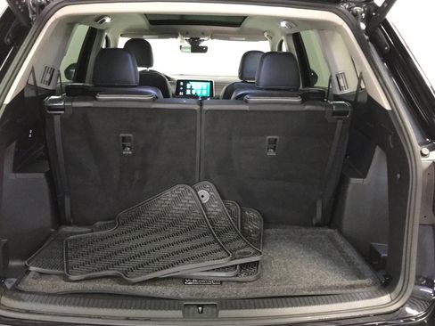 Used 2025 Volkswagen Atlas SEL AWD/4WD image 13