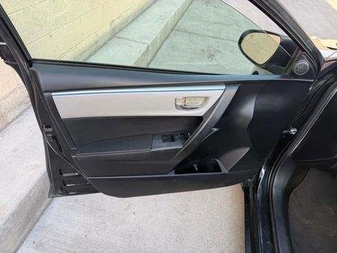 Used 2015 Toyota Corolla LE FWD image 14
