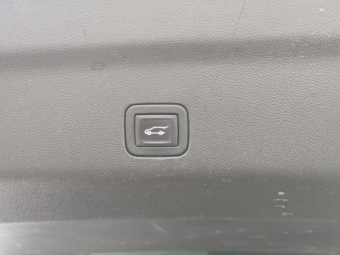 Used 2021 GMC Yukon AT4 w/ Rear Media and Nav Package AWD/4WD image 21