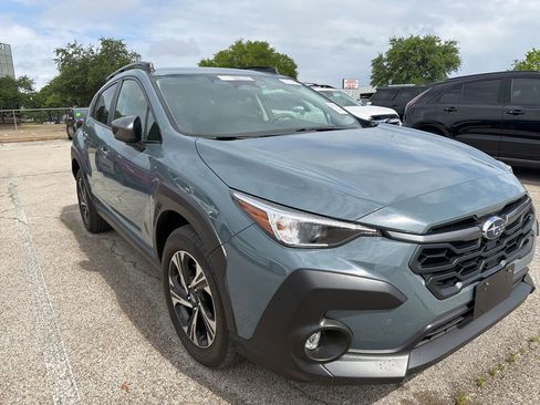 Used 2024 Subaru Crosstrek 2.0i Premium image 3