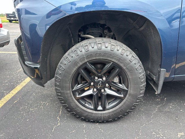 Used 2019 Chevrolet Silverado 1500 LT Trail Boss AWD/4WD image 18