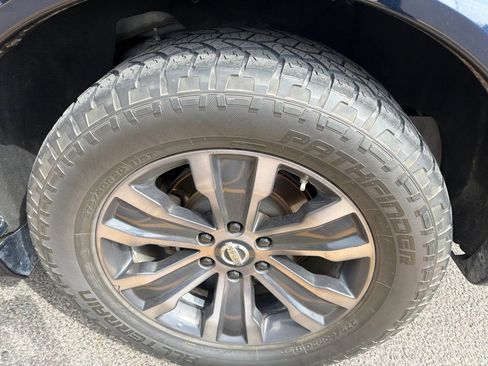Used 2019 Nissan Armada Platinum w/ Captain's Chairs Package RWD image 8