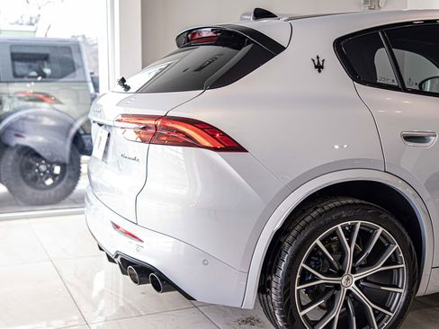 Used 2023 Maserati Grecale Modena AWD/4WD image 12