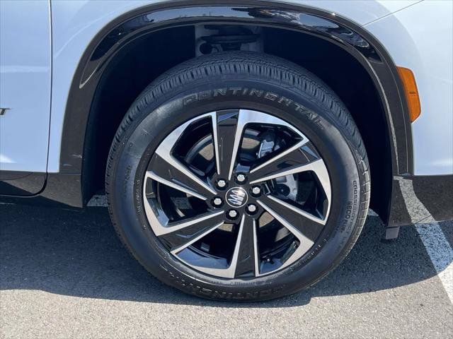 Used 2026 Buick Enclave Sport Touring w/ Power Package AWD/4WD image 9