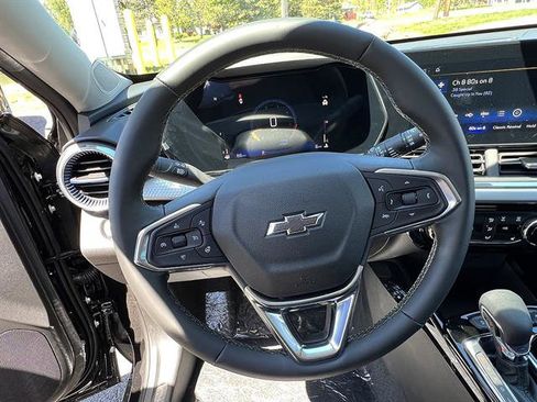 New 2026 Chevrolet Trax LT w/ Midnight Edition FWD image 12