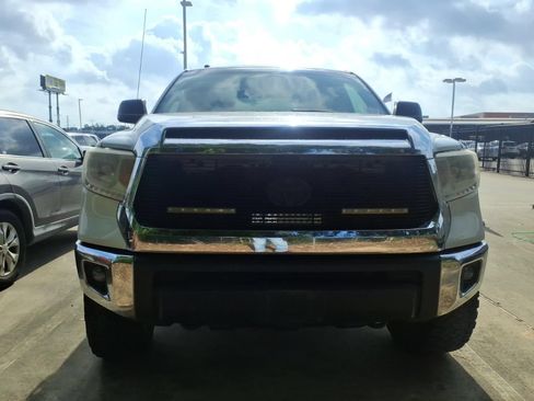Used 2016 Toyota Tundra SR5 w/ SR5 Upgrade Package AWD/4WD image 3