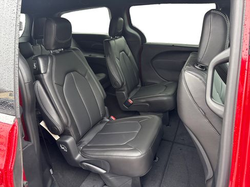 New 2026 Chrysler Pacifica Select image 20