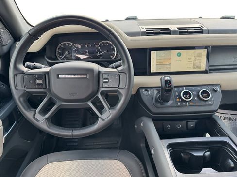 Used 2023 Land Rover Defender 110 X-Dynamic SE image 12