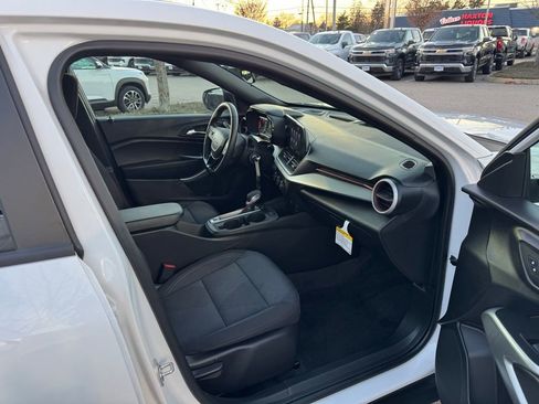 Used 2025 Chevrolet Trax RS w/ Driver Confidence Package image 24