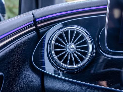 Used 2023 Mercedes-Benz EQE 350+ 4MATIC SUV w/ Pinnacle Trim Package image 8