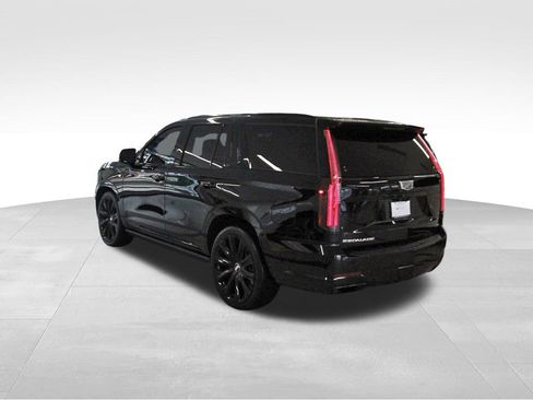 Used 2025 Cadillac Escalade Sport Platinum AWD/4WD image 2