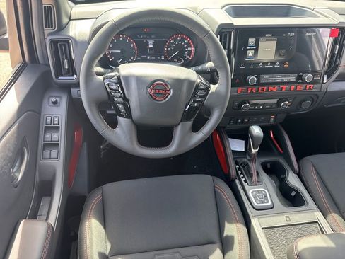 New 2026 Nissan Frontier PRO-4X w/ Pro-4x Convenience Package image 13
