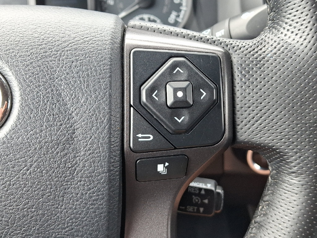 Certified 2016 Toyota Tacoma TRD Sport w/ Towing Package AWD/4WD image 22