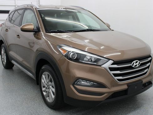 Used 2017 Hyundai Tucson SE w/ SE Popular Package 02 FWD image 4