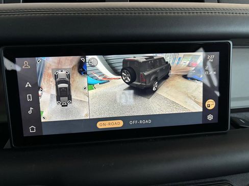 Used 2020 Land Rover Defender 110 SE AWD/4WD image 18