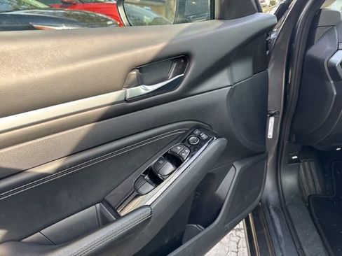 Used 2023 Nissan Altima 2.5 SL FWD image 24