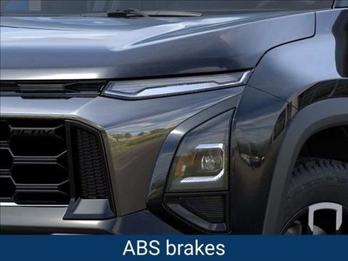 New 2026 Chevrolet Equinox ACTIV w/ Convenience Package III image 11