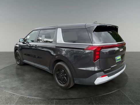 Used 2026 Kia Carnival FWD image 7