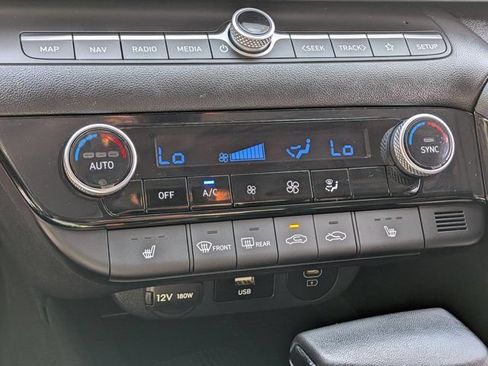 Certified 2025 Hyundai Elantra SEL FWD image 23