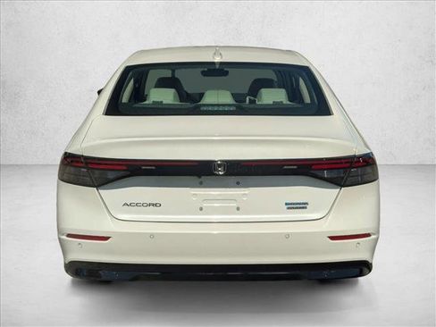 Used 2023 Honda Accord Touring image 7