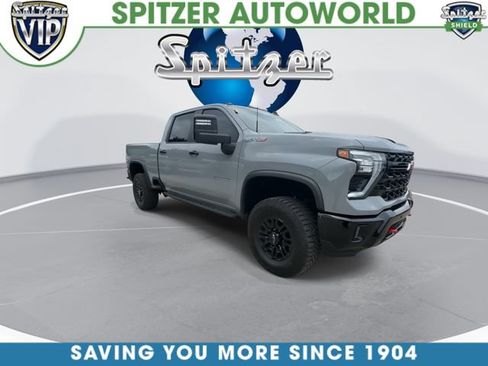 Used 2025 Chevrolet Silverado 2500 ZR2 w/ Technology Package AWD/4WD image 2