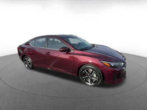 Used 2025 Nissan Sentra SV image 2