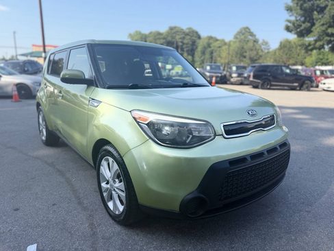 Used 2015 Kia Soul + FWD image 3