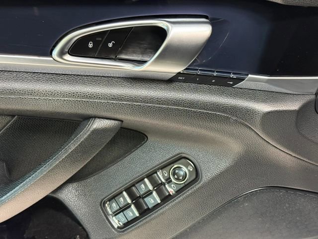 Used 2014 Porsche Panamera 4 AWD/4WD image 19